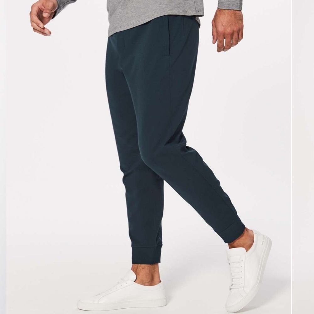 Lululemon Sojourn Jogger Size L